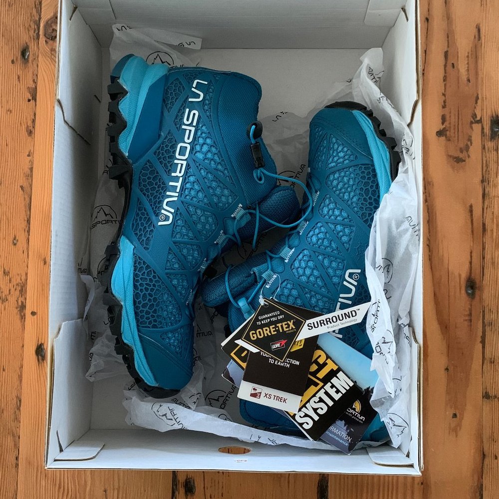 NWT La Sportiva Synthesis GTX Womens Hiking Boots